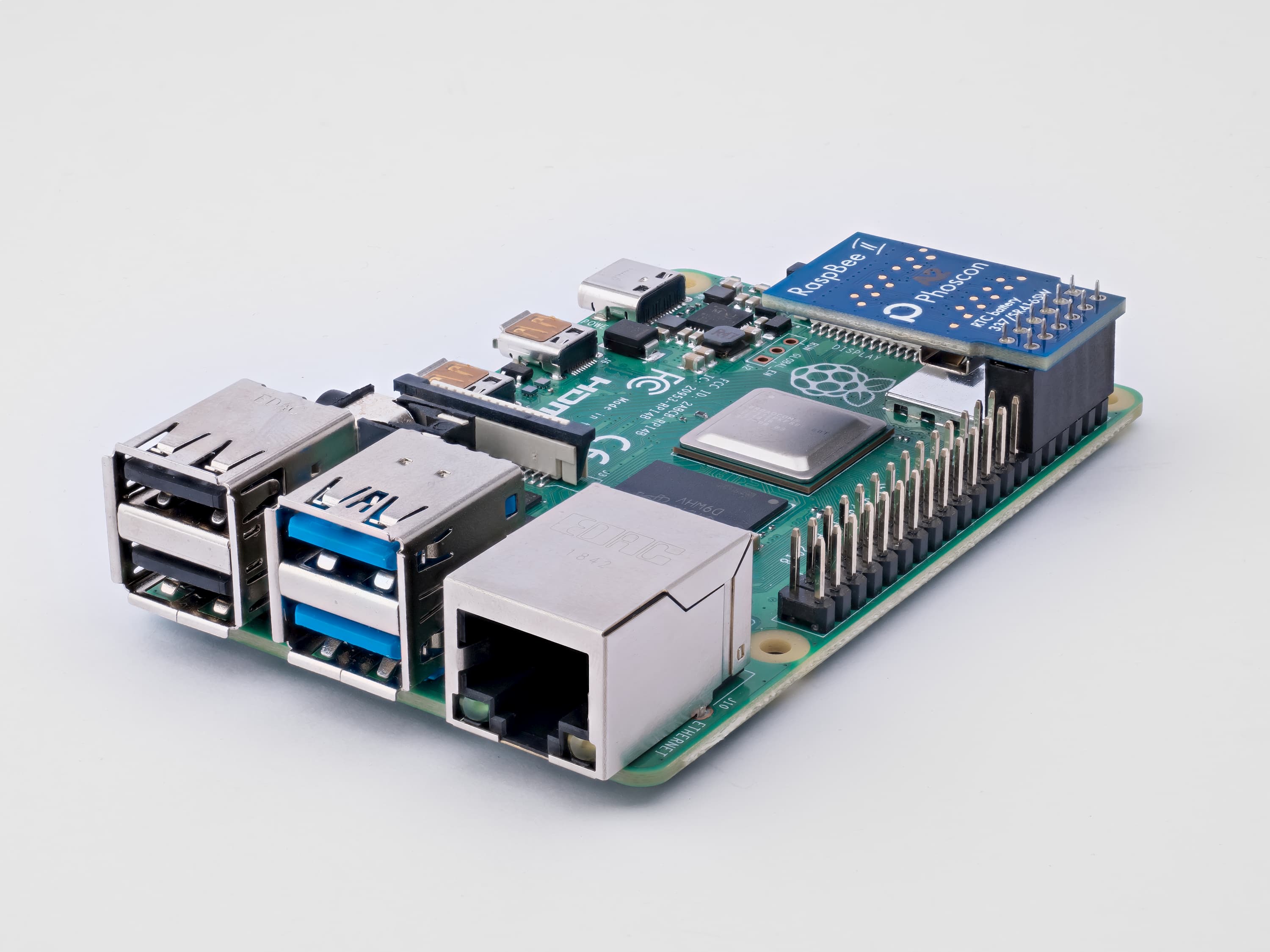 RaspBee II placed on Raspberry Pi Header perspective